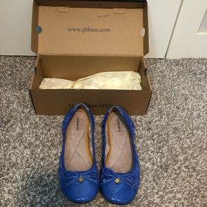 Blue Bass and Co flats. Size 10.